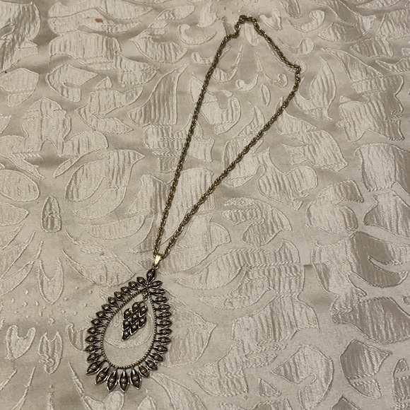 Vintage Sarah Coventry 14” Gold Pendant Necklace - Picture 6 of 14